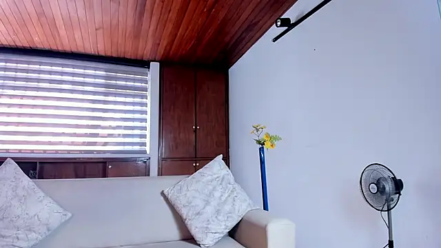 Snapshot of VenusCooper chatting on January 17, 7:28 pm VenusCooper online show from January 17, 7:28 pm