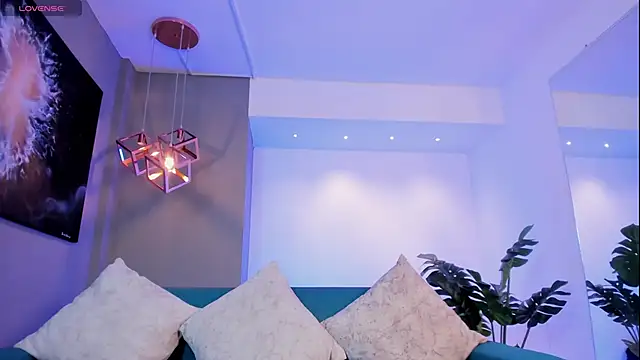 Snapshot of VenusCooper chatting on February 20, 7:47 pm VenusCooper online show from February 20, 7:47 pm