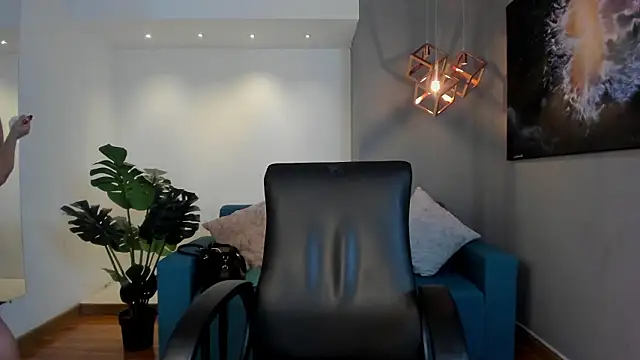 Snapshot of VenusCooper chatting on February 24, 8:40 pm VenusCooper online show from February 24, 8:40 pm