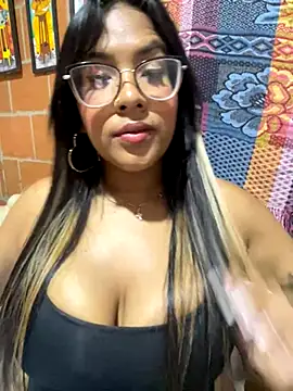 Snapshot of Mery_Sexx chatting on October 19, 3:51 am Mery Sexx online show from October 19, 3:51 am