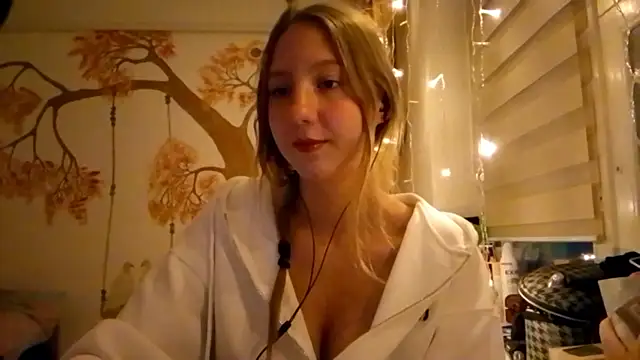 CarynFlaryn online show from October 13, 4:01 am