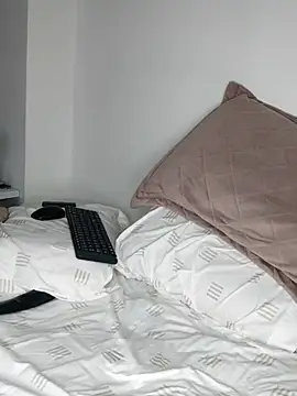 Zoe riivas online show from January 10, 9:44 am