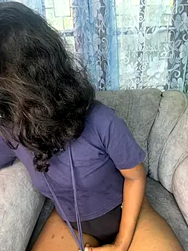 Snapshot of SukiyamaAsia chatting on October 14, 6:03 am SukiyamaAsia online show from October 14, 6:03 am