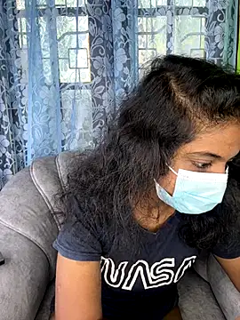 Snapshot of SukiyamaAsia chatting on November 9, 8:01 am SukiyamaAsia online show from November 9, 8:01 am