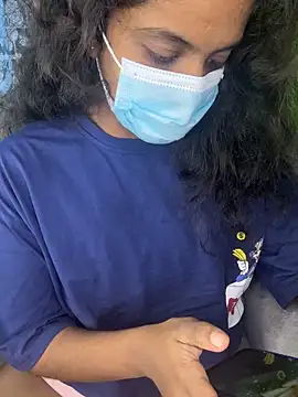 Snapshot of SukiyamaAsia chatting on November 18, 4:00 pm SukiyamaAsia online show from November 18, 4:00 pm