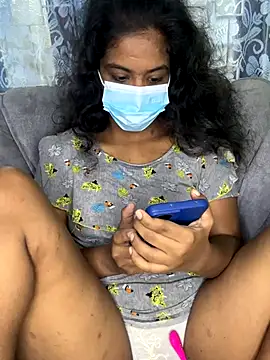 Snapshot of SukiyamaAsia chatting on November 25, 6:13 am SukiyamaAsia online show from November 25, 6:13 am