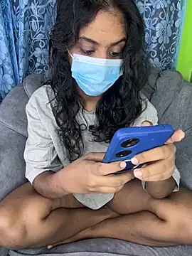 Snapshot of SukiyamaAsia chatting on November 30, 4:44 pm SukiyamaAsia online show from November 30, 4:44 pm