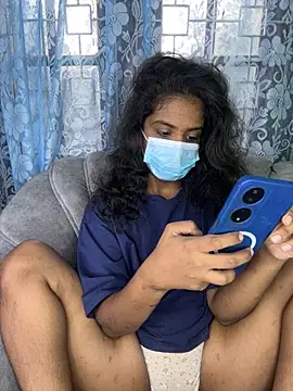 Snapshot of SukiyamaAsia chatting on December 4, 7:39 am SukiyamaAsia online show from December 4, 7:39 am