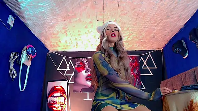 Fersexy Dolls online show from November 22, 6:12 am