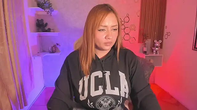 Snapshot of EvelynVega0 chatting on November 14, 4:11 am EvelynVega0 online show from November 14, 4:11 am