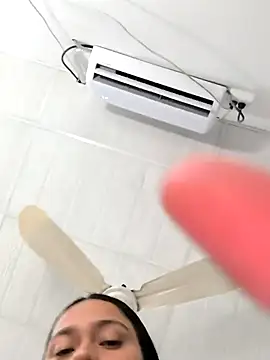 Snapshot of Nadia_hasbun chatting on October 24, 10:39 pm Nadia hasbun online show from October 24, 10:39 pm