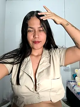 Snapshot of Nadia_hasbun chatting on October 28, 12:30 pm Nadia hasbun online show from October 28, 12:30 pm