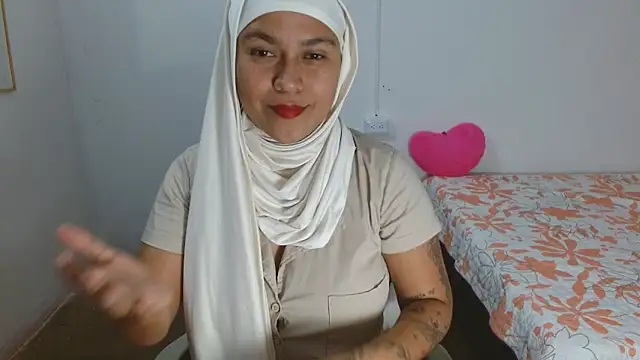 Snapshot of Nadia_hasbun chatting on November 12, 12:16 pm Nadia hasbun online show from November 12, 12:16 pm