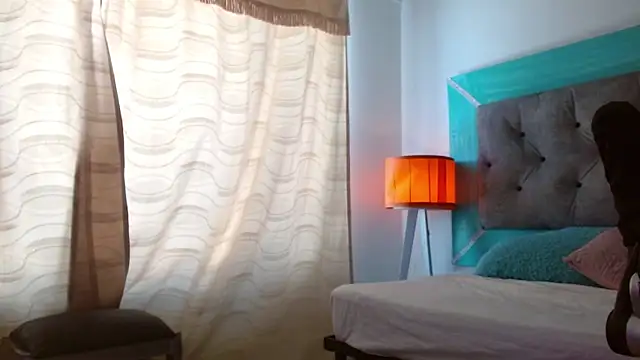 roxx iie online show from October 15, 6:30 pm