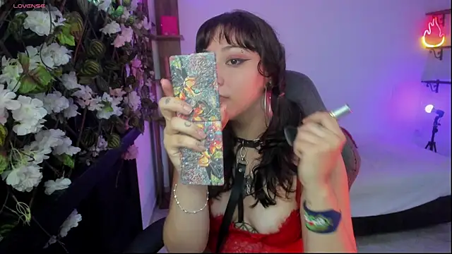 Snapshot of Kora_Red69 chatting on October 25, 2:02 pm Kora Red69 online show from October 25, 2:02 pm