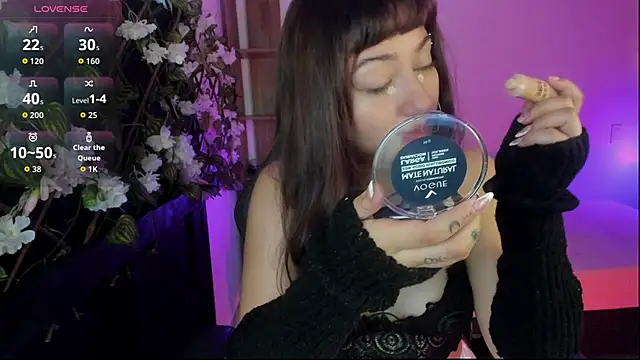 Snapshot of Kora_Red69 chatting on November 25, 1:44 pm Kora Red69 online show from November 25, 1:44 pm