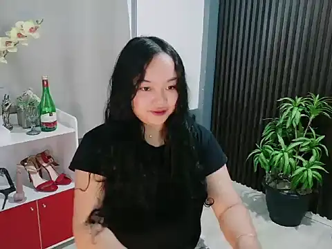 UrFavouriteCravings online show from December 16, 1:43 am