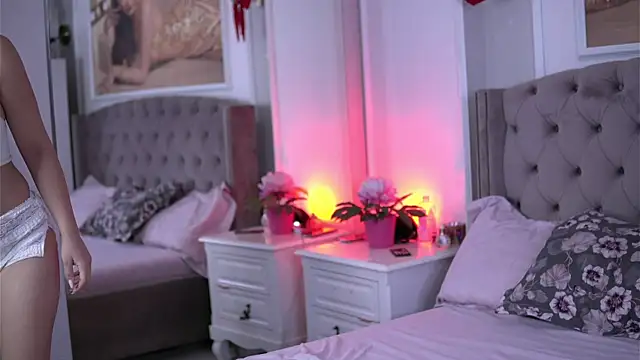 AuroraSins online show from December 19, 4:19 am