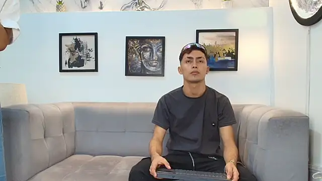 VERY HOT GUYS online show from January 13, 5:29 pm