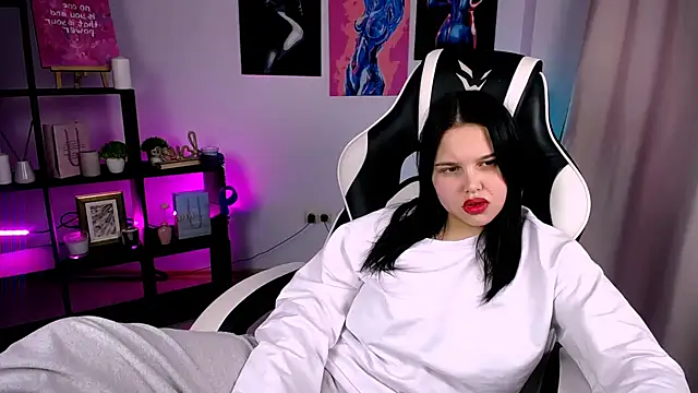 Snapshot of KittyKrissy_ chatting on October 13, 3:01 pm KittyKrissy online show from October 13, 3:01 pm