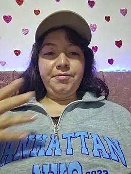 Snapshot of annyaparis chatting on February 14, 1:24 am annyaparis online show from February 14, 1:24 am