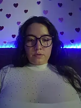 Snapshot of annyaparis chatting on February 20, 1:13 am annyaparis online show from February 20, 1:13 am