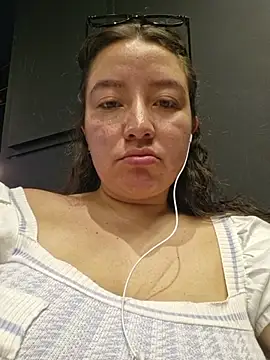 Snapshot of annyaparis chatting on February 26, 7:24 pm annyaparis online show from February 26, 7:24 pm