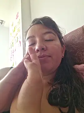 Snapshot of annyaparis chatting on March 1, 7:49 pm annyaparis online show from March 1, 7:49 pm