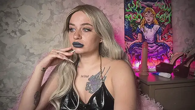 Snapshot of angelalicehell chatting on November 9, 3:27 am angelalicehell online show from November 9, 3:27 am