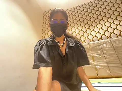 dubyzubygirl online show from October 17, 7:05 pm