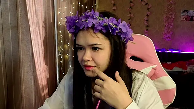 Snapshot of nezo_cutee chatting on October 20, 8:15 am nezo cutee online show from October 20, 8:15 am