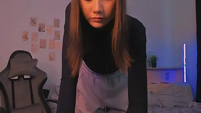 adelle046 online show from October 3, 9:50 am