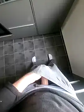 rezzzze online show from November 13, 11:42 am