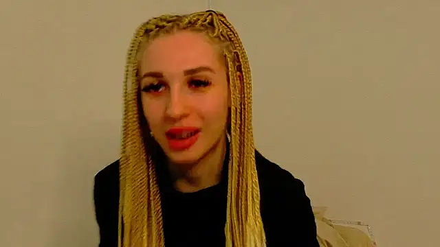 Sia a online show from December 17, 6:30 am