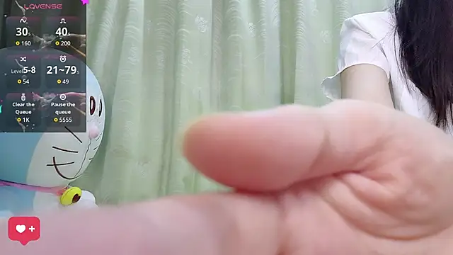 Snapshot of kindbee chatting on October 26, 9:37 am kindbee online show from October 26, 9:37 am