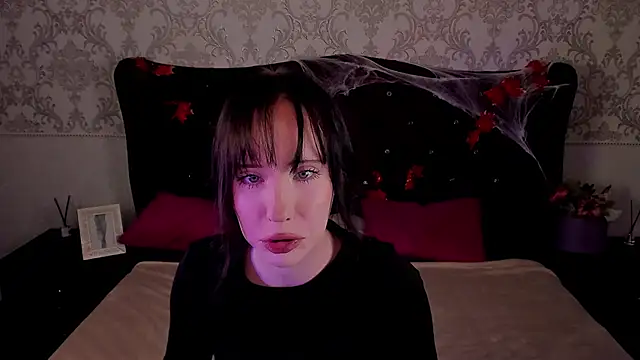 Melissa Gonzales online show from November 4, 2:05 pm