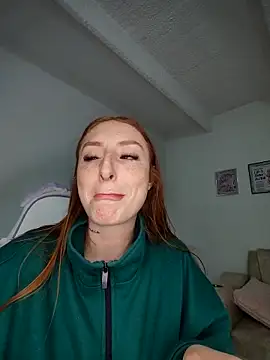 Bennuluspeach  online show from October 26, 5:24 am