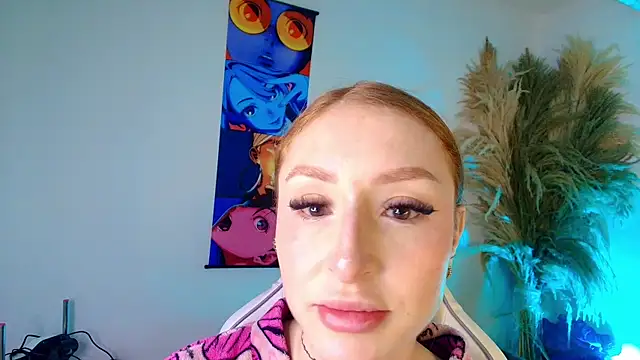 Bennuluspeach  online show from May 26, 11:06 am
