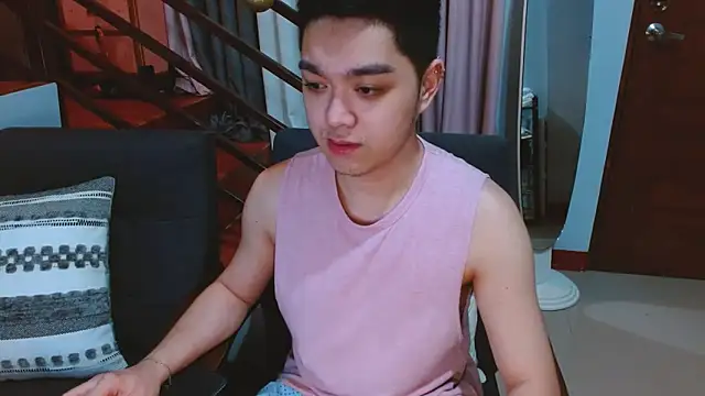 JayKarLo online show from October 29, 3:25 pm