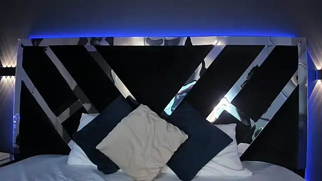 MeganR  online show from March 14, 3:12 am