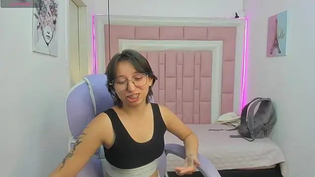 Snapshot of Klaret_Toy chatting on May 15, 7:21 pm Klaret Toy online show from May 15, 7:21 pm