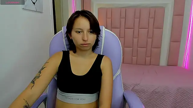 Snapshot of Klaret_Toy chatting on June 8, 7:58 pm Klaret Toy online show from June 8, 7:58 pm
