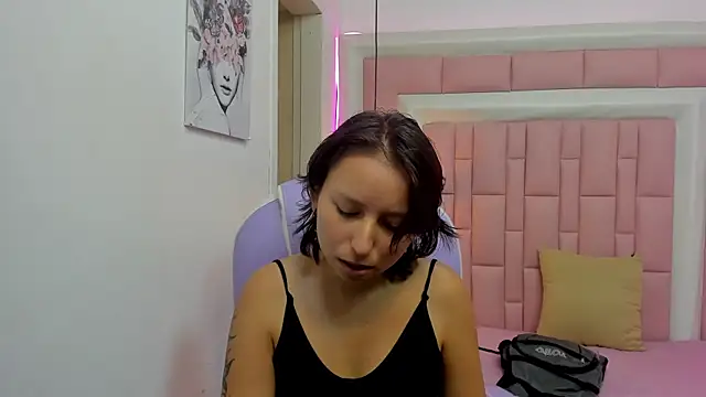Snapshot of Klaret_Toy chatting on June 10, 7:46 pm Klaret Toy online show from June 10, 7:46 pm