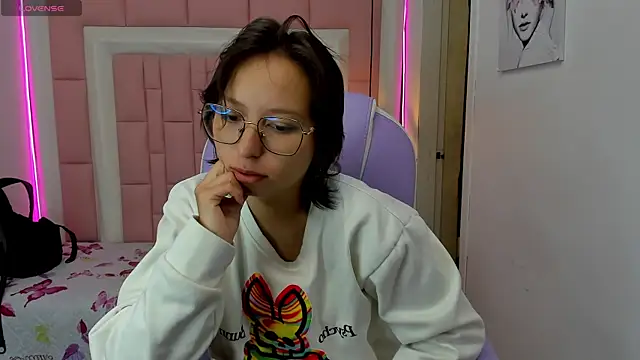 Snapshot of Klaret_Toy chatting on June 14, 8:22 pm Klaret Toy online show from June 14, 8:22 pm