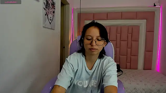 Snapshot of Klaret_Toy chatting on July 1, 7:24 pm Klaret Toy online show from July 1, 7:24 pm