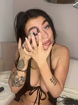 LolaReaX online show from November 5, 6:13 am