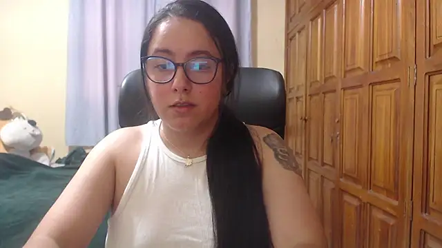 Venus cat  online show from February 4, 12:49 am