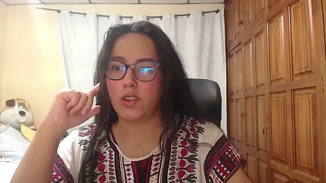 Venus cat  online show from April 3, 3:37 am