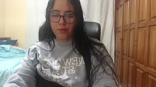 Venus cat  online show from June 7, 4:05 am
