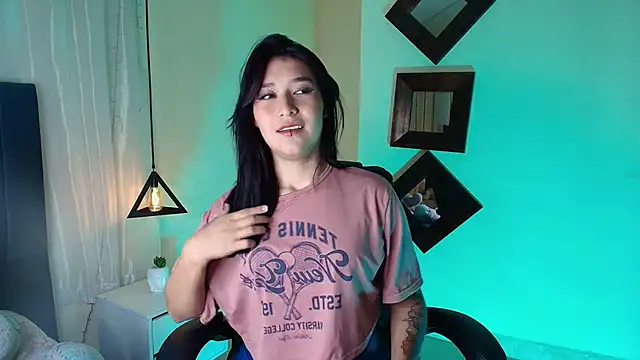 Rubyvixxen  online show from October 11, 3:17 am